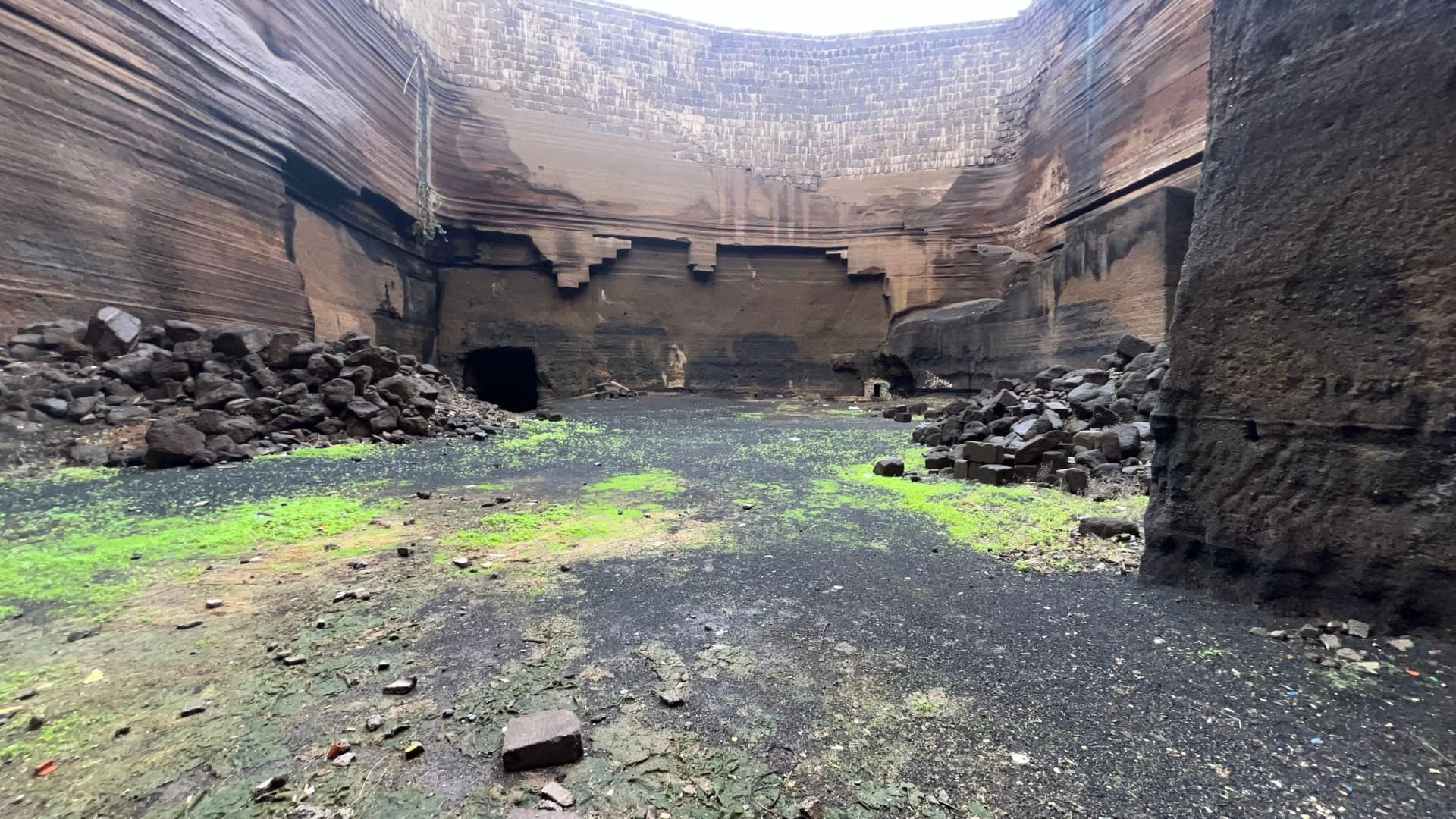 Cantera Cueva de Herrera, Gran Canaria — caverna catedral